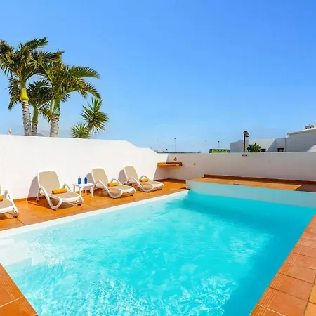 Villa Cielos By *